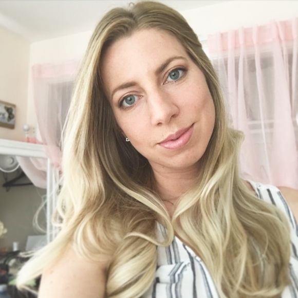 Meet your Posher, Erin Christine - Picture 4 of 8